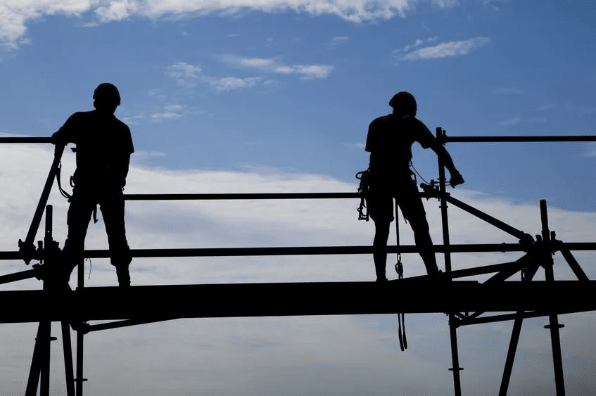 scaffolders on scaffolding