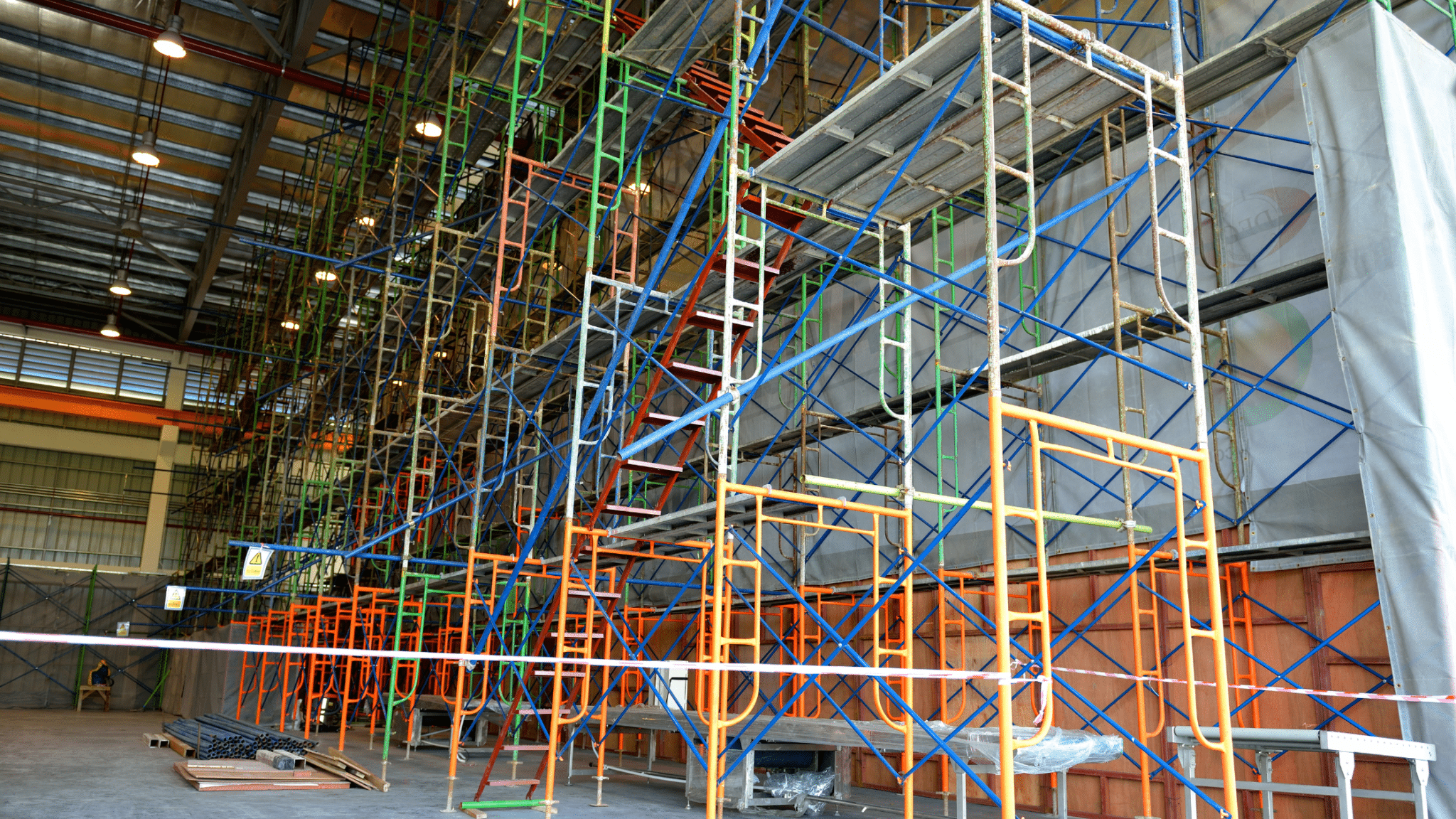Indoor scaffolding